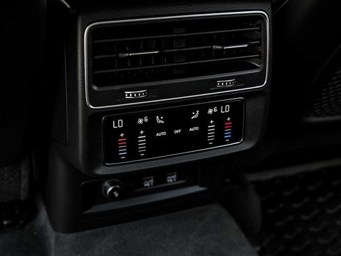 Used 2020 Audi Q8 Premium Plus w/ Premium Plus Package image 42