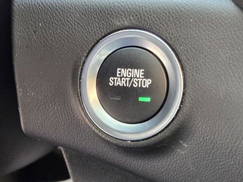 Used 2023 GMC Terrain SLE w/ Driver Convenience Package image 21