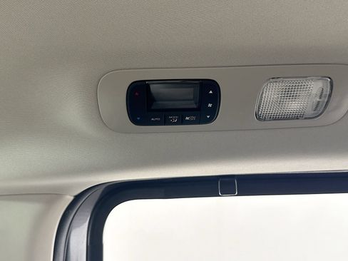 Used 2025 Honda Odyssey EX-L image 21
