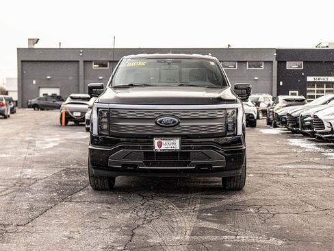 Used 2022 Ford F150 Lightning Lariat image 3