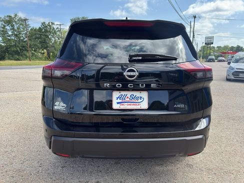 Used 2025 Nissan Rogue SV AWD/4WD image 28