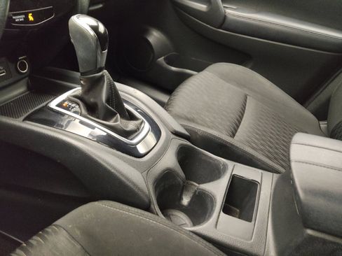 Used 2018 Nissan Rogue S FWD image 26