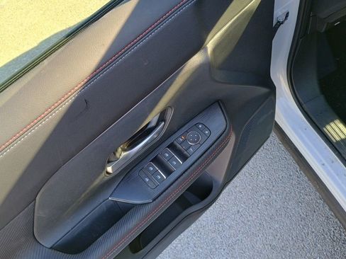 New 2025 Nissan Kicks SR image 12