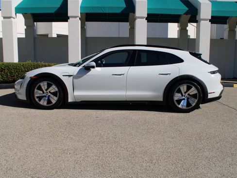 Certified 2023 Porsche Taycan 4S image 2