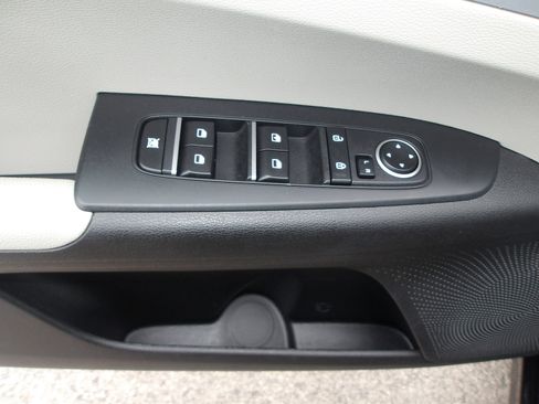 Used 2023 Kia Forte LXS image 14