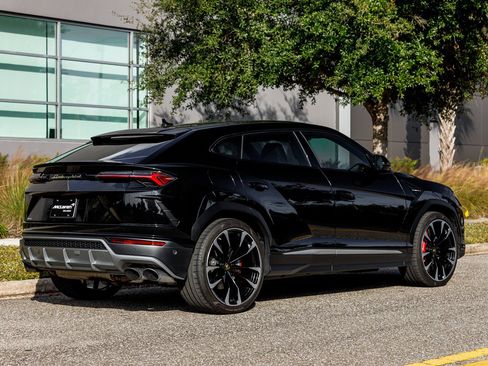 Used 2020 Lamborghini Urus image 8