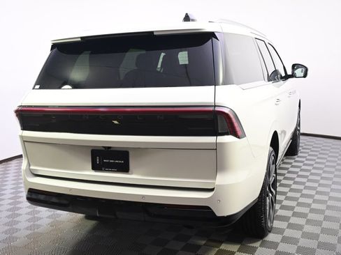 New 2026 Lincoln Navigator Black Label AWD/4WD image 6