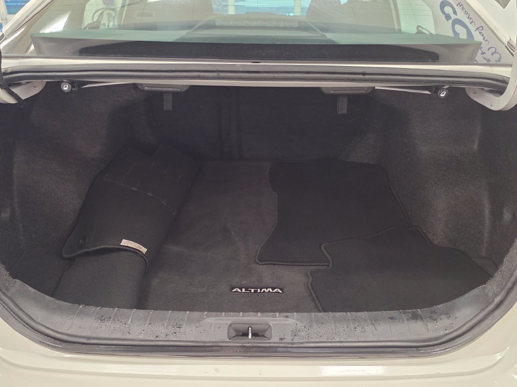 Used 2024 Nissan Altima 2.5 SV FWD image 26