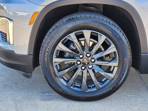 Used 2023 Chevrolet Traverse RS image 17