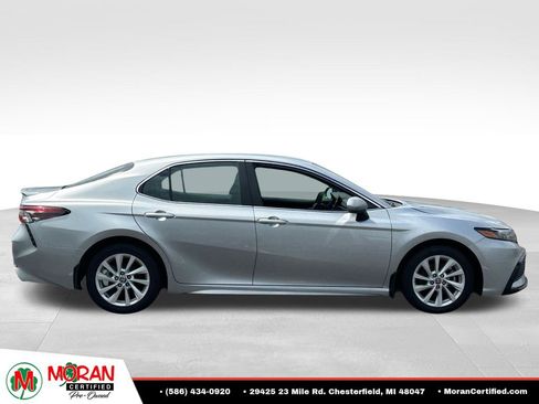 Used 2024 Toyota Camry SE FWD image 6