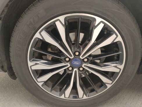 Used 2021 Ford Escape SE w/ SE Sport Appearance Package image 31