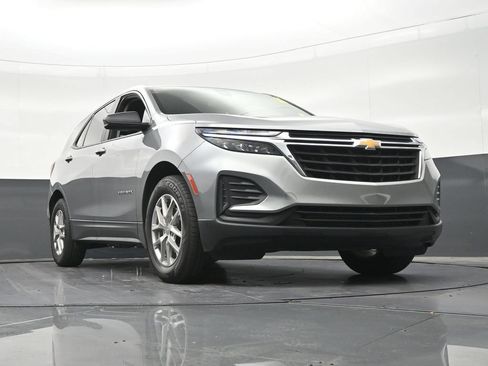 Used 2023 Chevrolet Equinox LS w/ LS Convenience Package FWD image 32