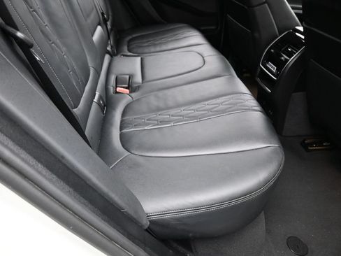 Used 2025 BMW X5 xDrive50e AWD/4WD image 43