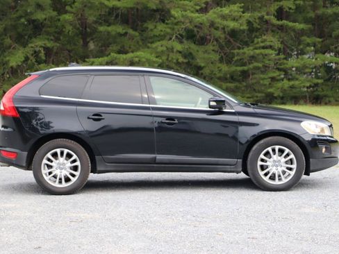 Used 2010 Volvo XC60 T6 AWD/4WD image 2