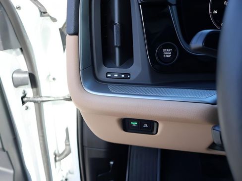 Certified 2025 Porsche Cayenne image 33