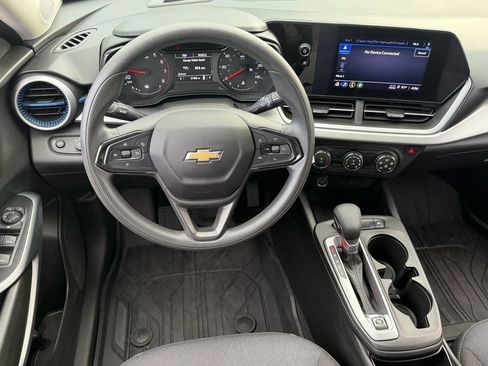 Used 2024 Chevrolet Trax LS FWD image 11