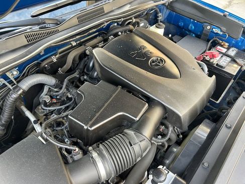 Used 2016 Toyota Tacoma TRD Sport image 30