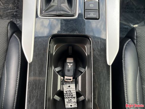 Used 2024 Mitsubishi Eclipse Cross AWD image 32