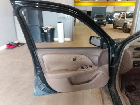 Used 1999 Toyota Camry LE FWD image 22