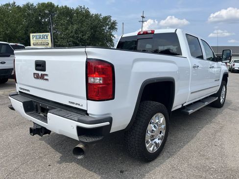 Used 2019 GMC Sierra 2500 Denali w/ Duramax Plus Package AWD/4WD image 6