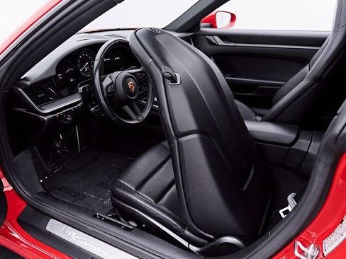 Used 2020 Porsche 911 Carrera 4S AWD/4WD image 48