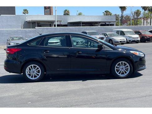 Used 2018 Ford Focus SE FWD image 8