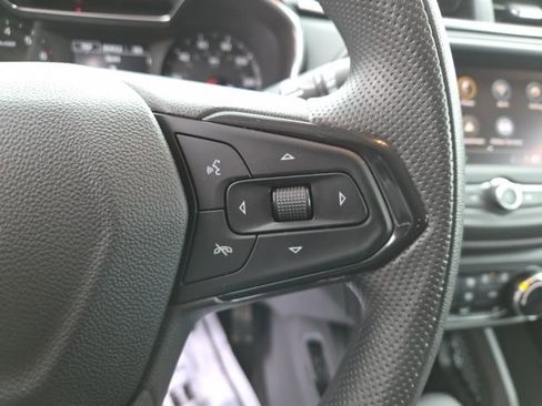 Used 2023 Chevrolet TrailBlazer LT image 18