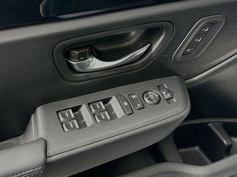 Certified 2025 Honda Pilot Touring image 17