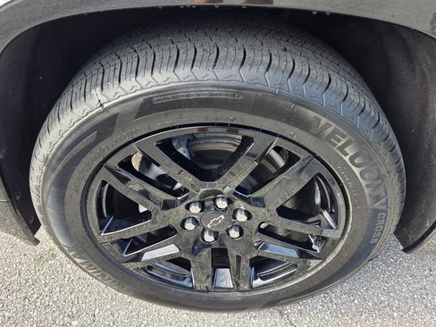 Certified 2023 Chevrolet Traverse Premier FWD image 11