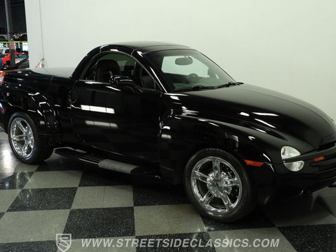 Used 2004 Chevrolet SSR w/ Preferred Equipment Group RWD image 14