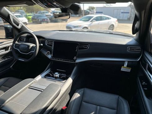 New 2025 Jeep Wagoneer Series III w/ Premium Group I image 18