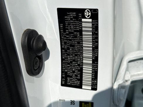 Certified 2025 Toyota Corolla LE FWD image 28