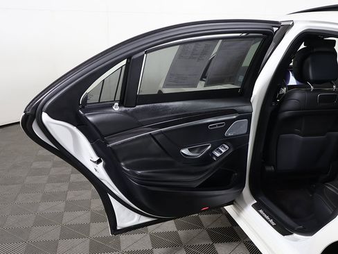 Used 2019 Mercedes-Benz S 560 4MATIC Sedan image 27