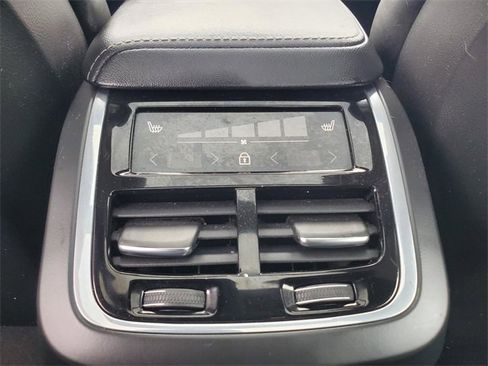 Used 2021 Volvo S60 T5 R-Design image 33