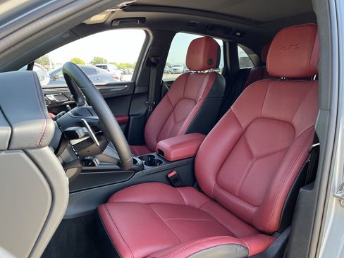 Used 2026 Porsche Macan GTS AWD/4WD image 23