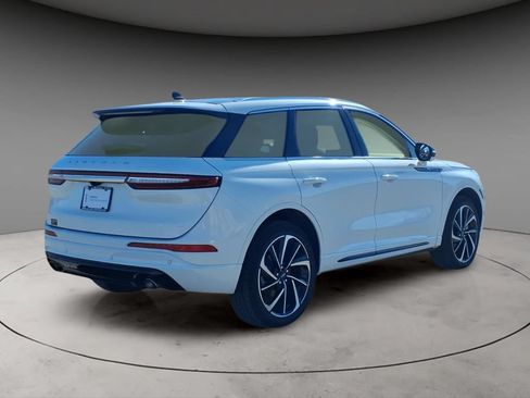 Certified 2024 Lincoln Corsair Grand Touring w/ Equipment Group 301A AWD/4WD image 9
