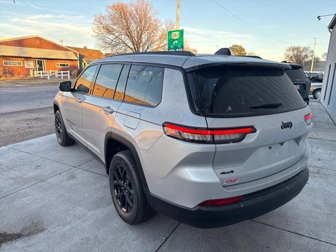 New 2025 Jeep Grand Cherokee L Altitude image 4