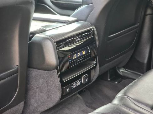 Used 2023 Jeep Wagoneer L Series II image 19