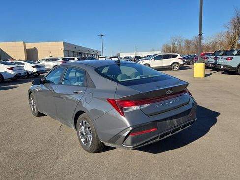 Certified 2024 Hyundai Elantra SEL image 8