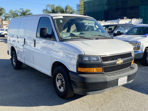 Used 2020 Chevrolet Express 2500 w/ Communications Package image 8