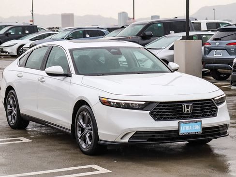 Used 2023 Honda Accord EX image 3