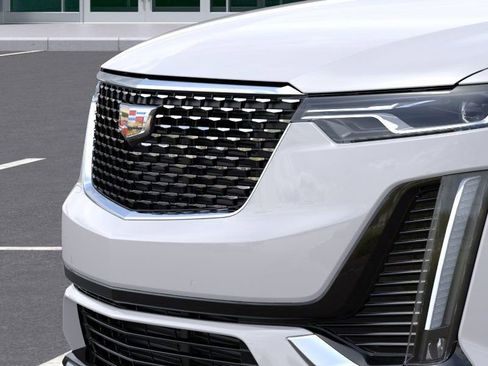 Used 2025 Cadillac XT6 Luxury FWD image 13