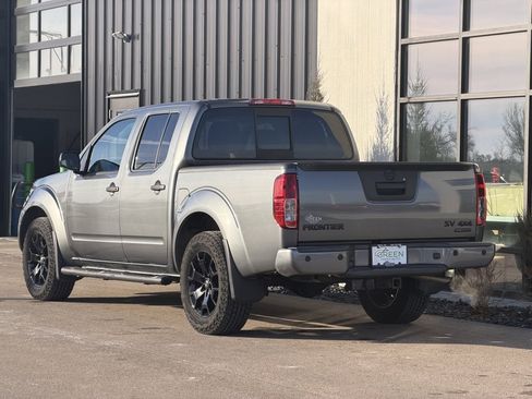 Used 2021 Nissan Frontier SV w/ Midnight Edition Floor Mats image 3