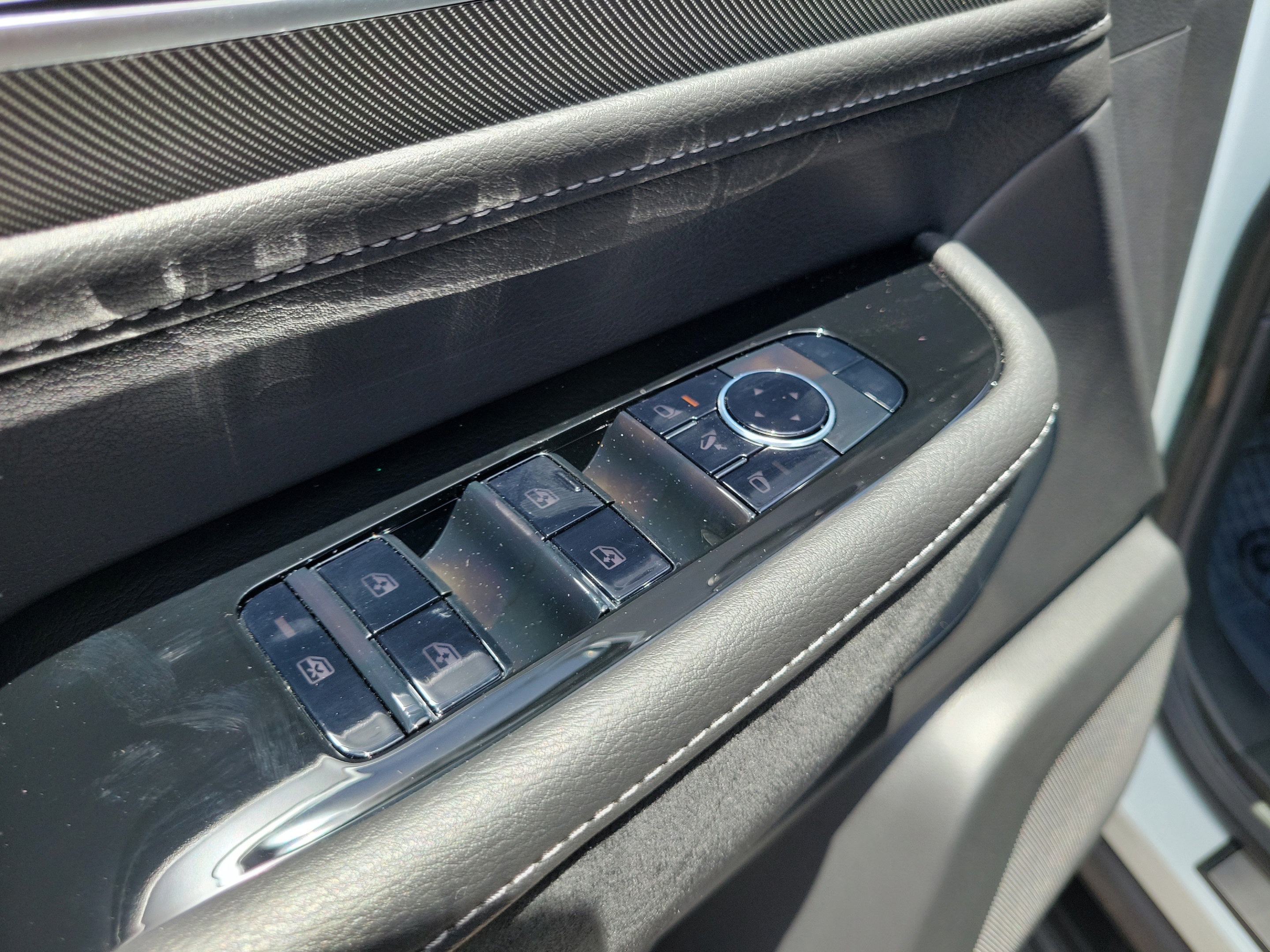 New 2027 INFINITI QX80 Luxe w/ Cargo Package RWD image 12