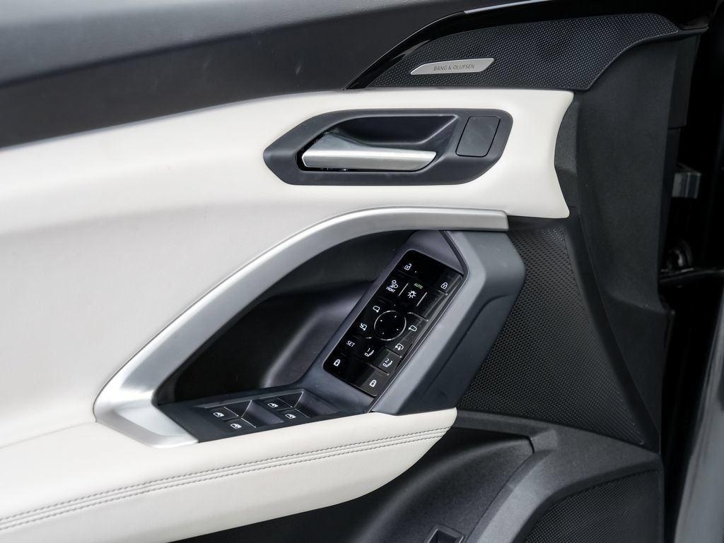 Certified 2025 Audi Q5 Premium Plus w/ Premium Plus AWD/4WD image 8