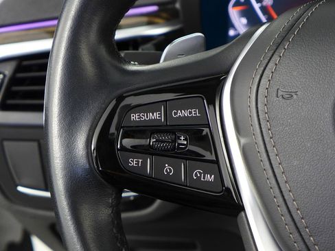 Used 2022 BMW 530i w/ Convenience Package image 29