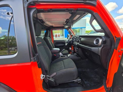Used 2018 Jeep Wrangler Rubicon AWD/4WD image 15