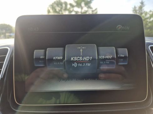 Used 2019 Mercedes-Benz GLE 400 4MATIC image 28