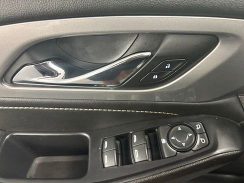 Used 2022 Chevrolet Traverse LT w/ Midnight/Sport Edition FWD image 26