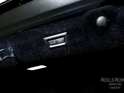 Used 2020 Rolls-Royce Phantom Sedan RWD image 27